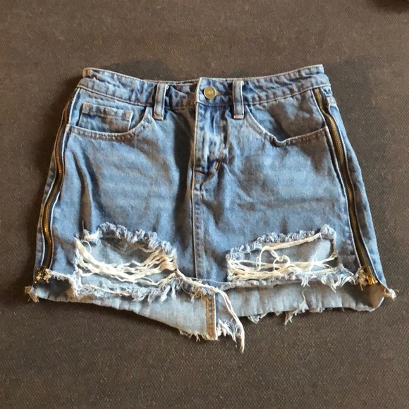 Mini skirt - Picture 1 of 3